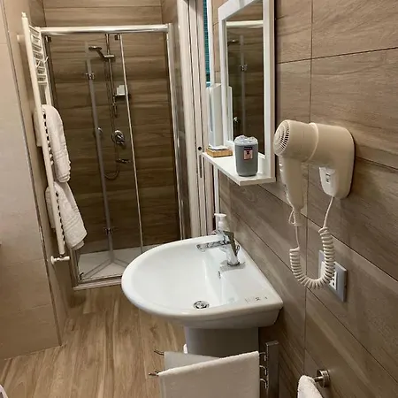 Panzió Piano -con Parcheggio Privato Gratuito- 4*