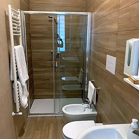 Nocleg ze śniadaniem Piano -con Parcheggio Privato Gratuito- 4*