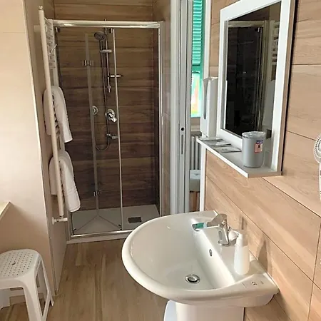 Nocleg ze śniadaniem Piano -con Parcheggio Privato Gratuito- 4*