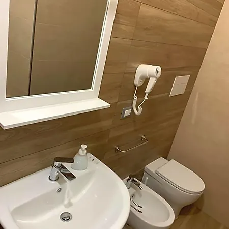 Nocleg ze śniadaniem Piano -con Parcheggio Privato Gratuito- 4*